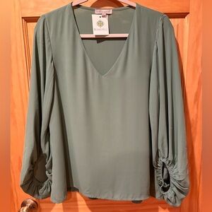 Wishlist Apparel Boho Blu V-neck women’s top NWT size S